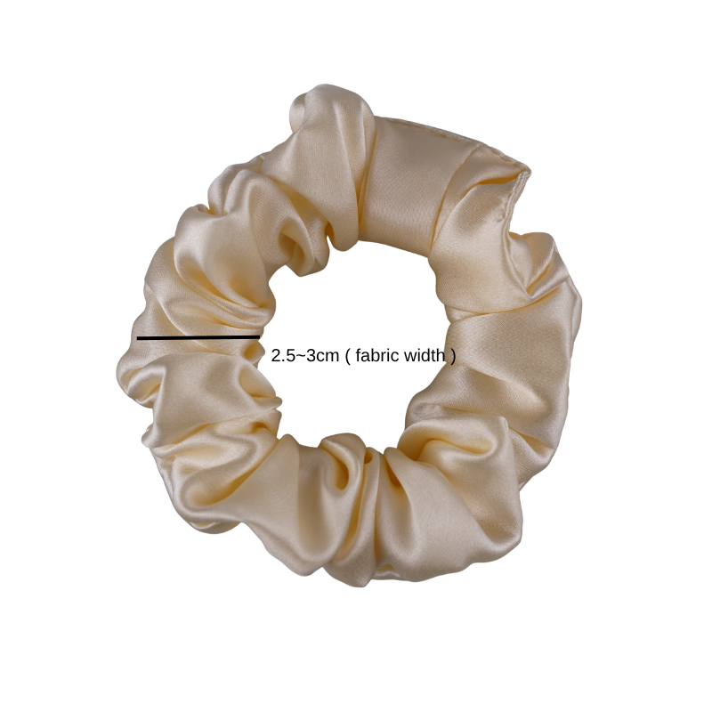 Medium size silk scrunchie 