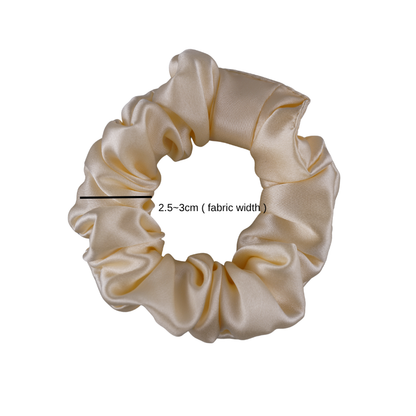 Medium size silk scrunchie 